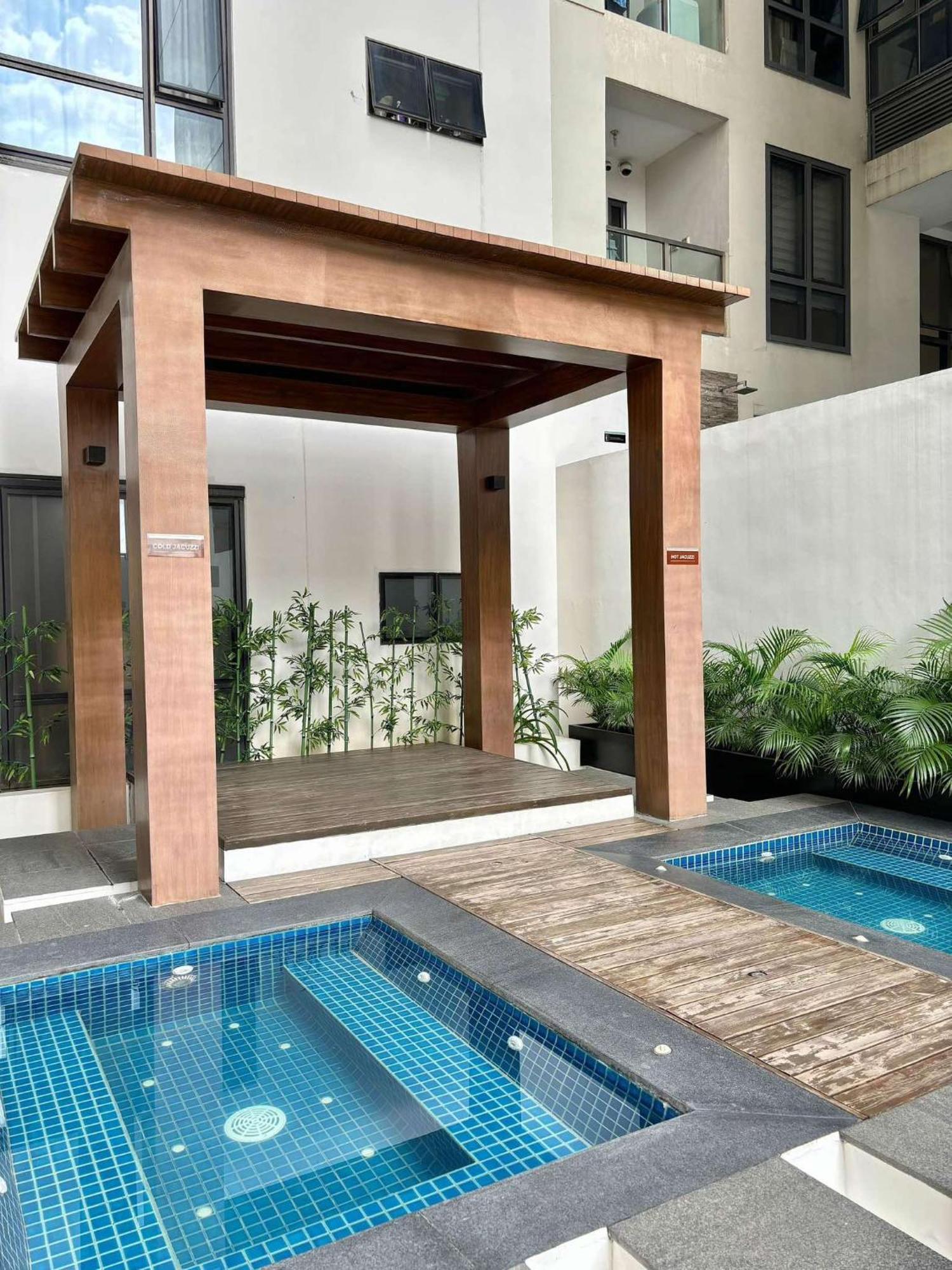 Greenbelt Hamilton Tower 1 Legazpi マカティ エクステリア 写真