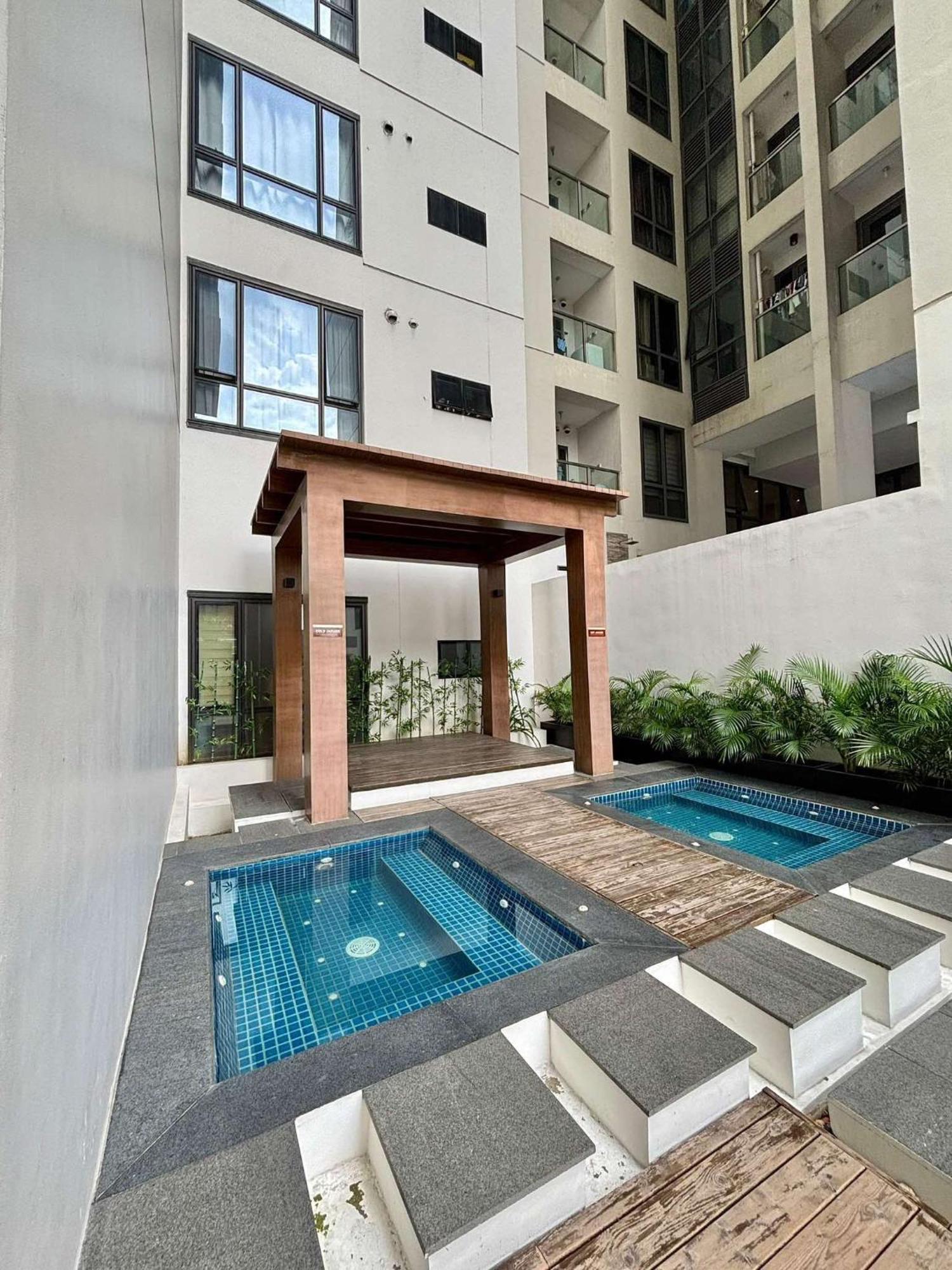 Greenbelt Hamilton Tower 1 Legazpi マカティ エクステリア 写真