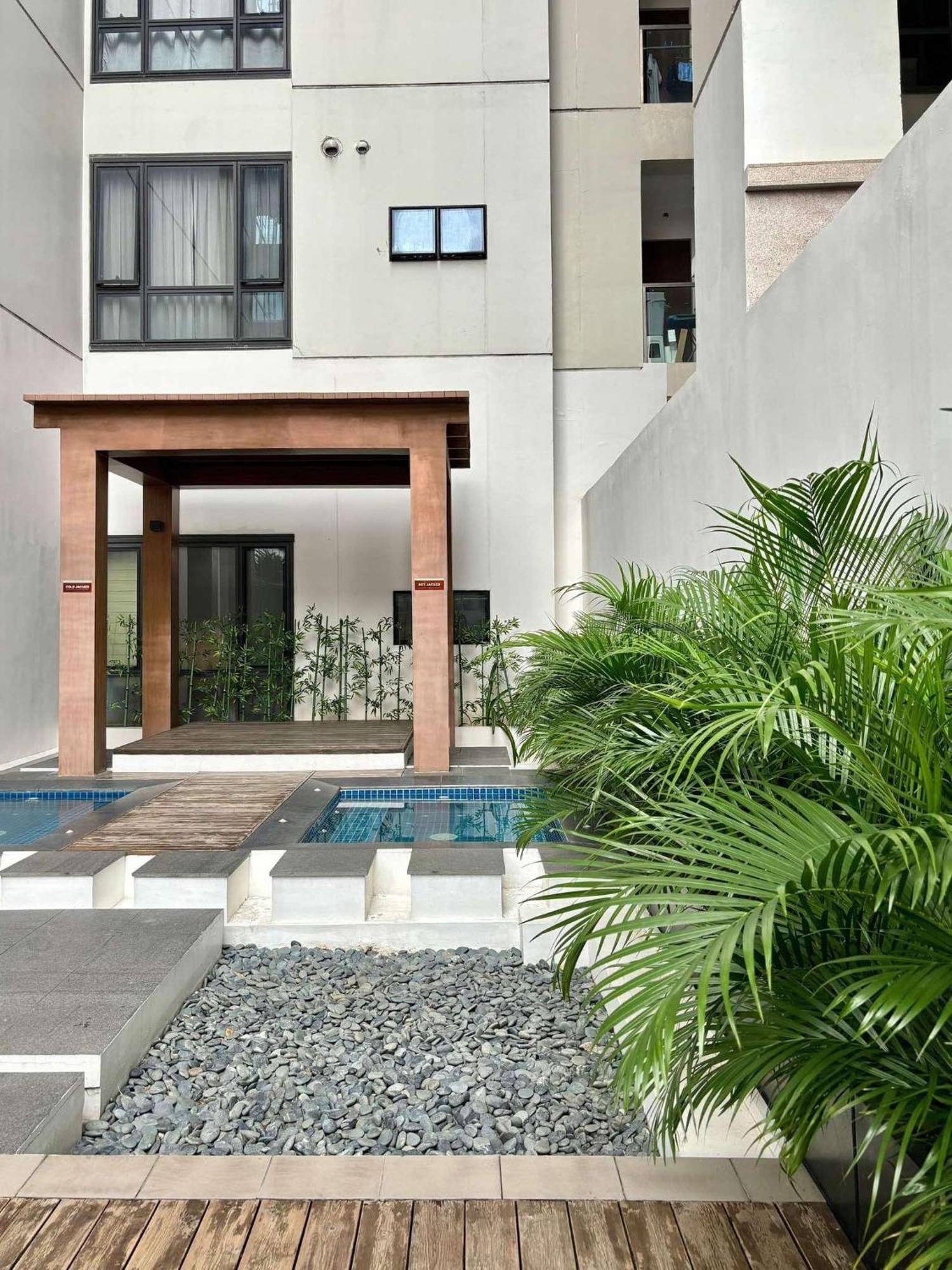 Greenbelt Hamilton Tower 1 Legazpi マカティ エクステリア 写真