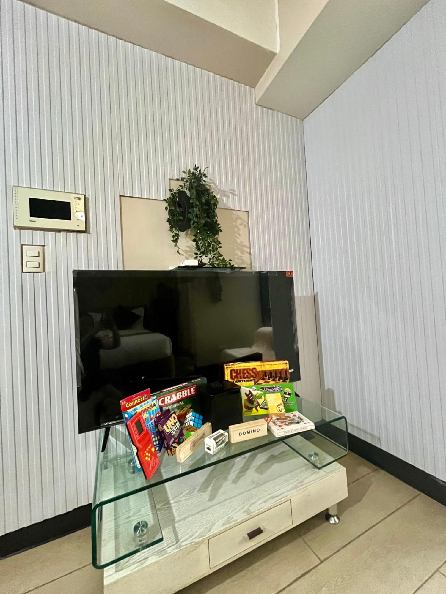 Greenbelt Hamilton Tower 1 Legazpi マカティ エクステリア 写真
